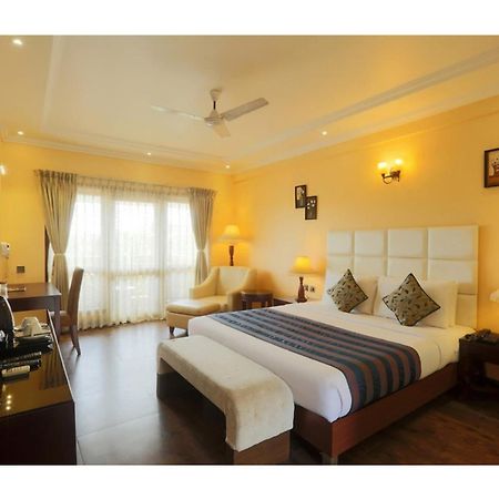 Hotel Silky Palace Near Igi Airportt Нью-Дели Экстерьер фото