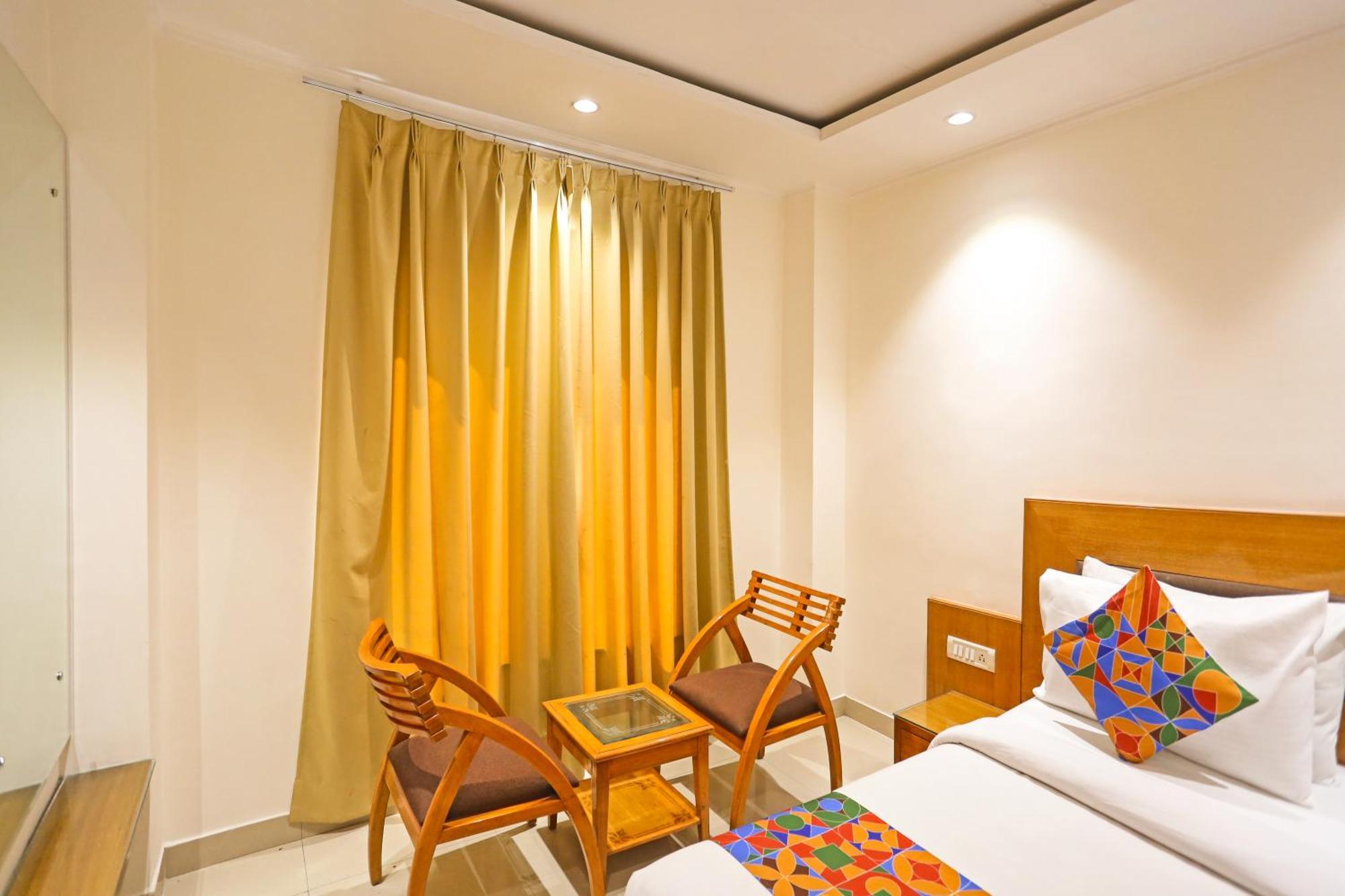 Hotel Silky Palace Near Igi Airportt Нью-Дели Экстерьер фото