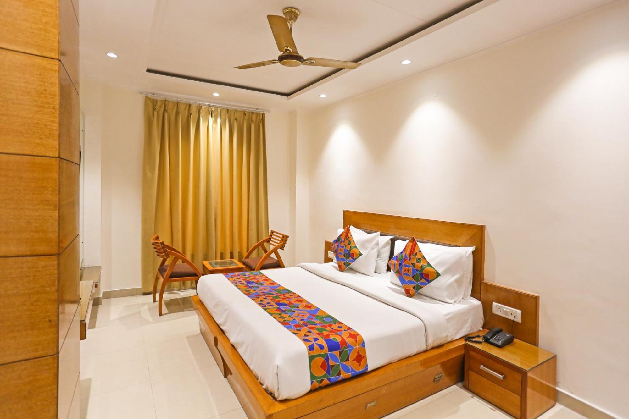 Hotel Silky Palace Near Igi Airportt Нью-Дели Экстерьер фото